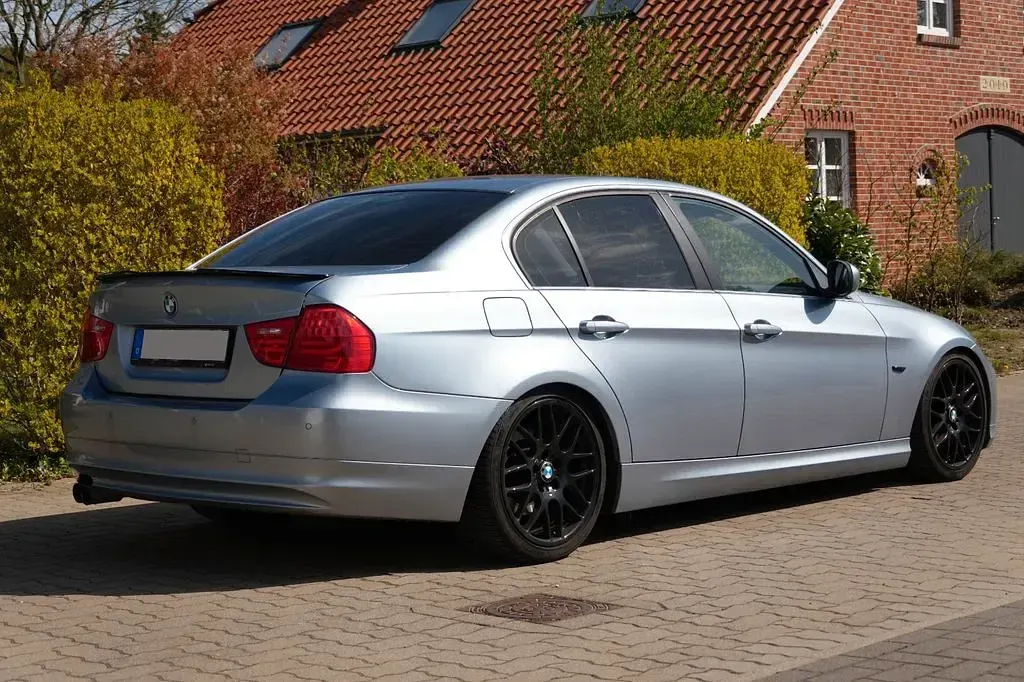 Używany BMW 325 Exclusive 218 KM (160 kW) 2010 Niebieski Sedan/Limuzyna