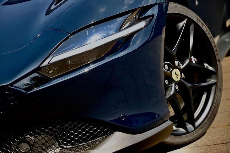 Gebraucht Ferrari Roma 620 PS (456 kW) 2024 Blau Coupé