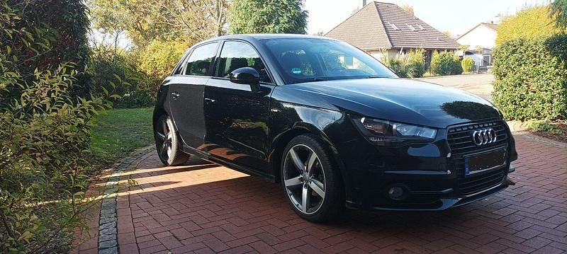 Schwarz Gebraucht 2013 Audi A1 Sportback S-Line Kleinwagen | 6.900 € (Guter Preis) - Bild 1/4