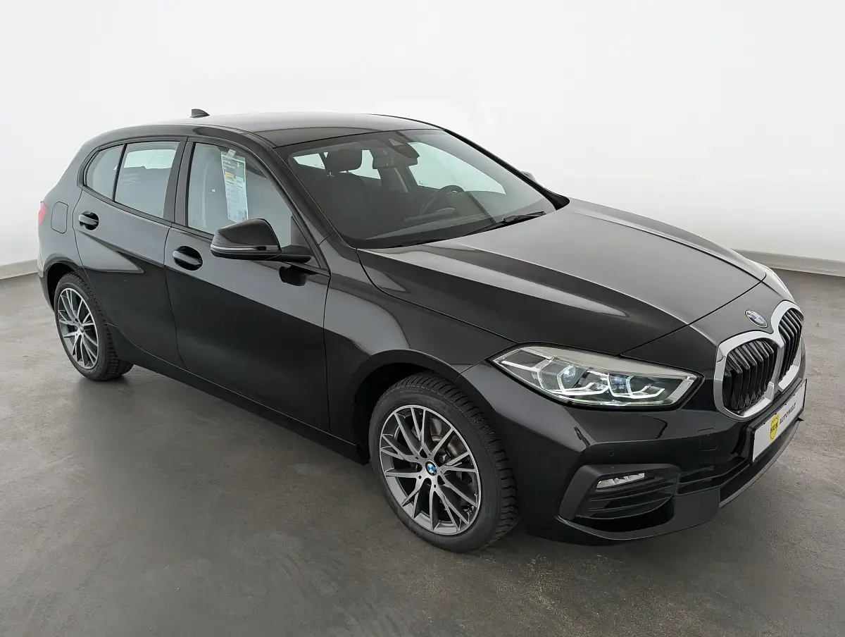Gebraucht BMW 120 Advantage 190 PS (139 kW) 2023 Saphirschwarz Kleinwagen