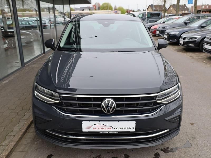 Gebraucht VW Tiguan Life 150 PS (110 kW) 2022 Grau SUV