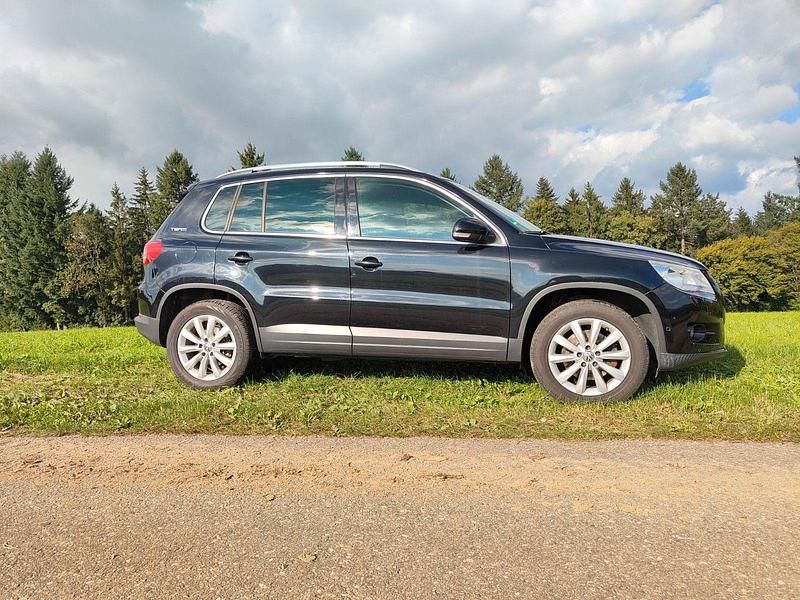 Second-hand VW Tiguan Team 150 CP (110 kW) 2009 Negru SUV