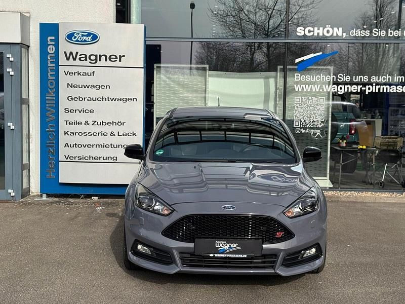 Gebraucht Ford Focus ST 250 PS (183 kW) 2018 Grau Coupé