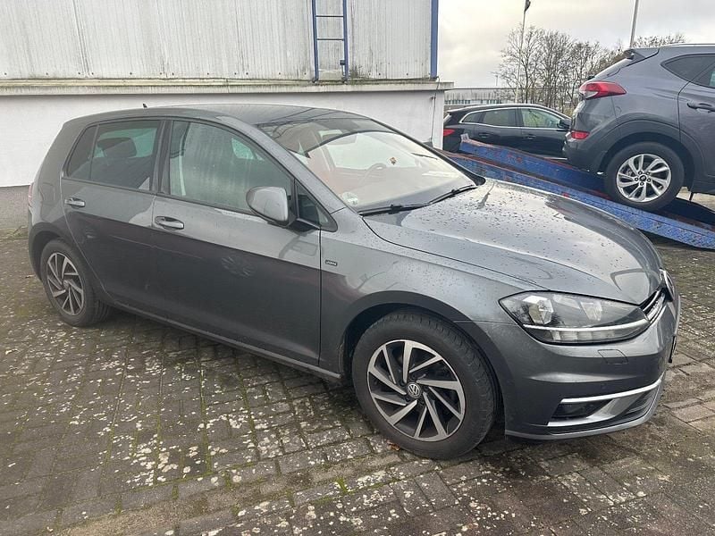 Gebraucht VW Golf VII Join 125 PS (91 kW) 2018 Grau Limousine