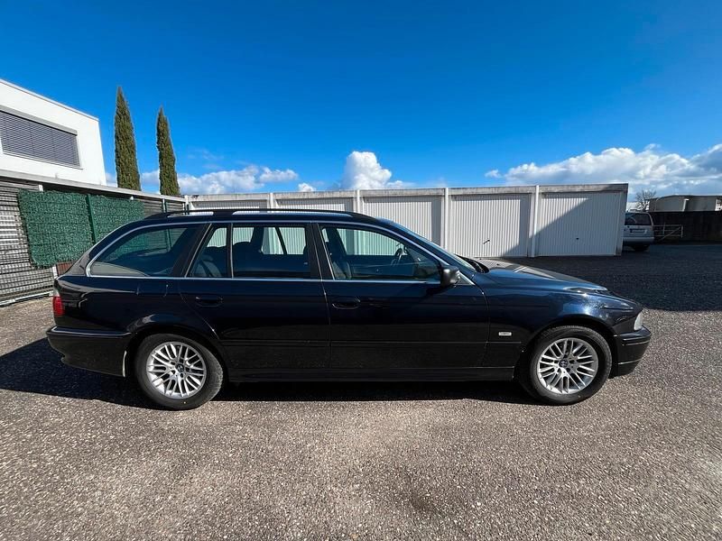Gebraucht BMW 520 170 PS (125 kW) 2001 Blau Kombi