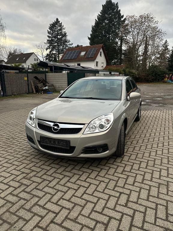 Grau Gebraucht 2007 Opel Vectra Limousine | 2.500 € (Fairer Preis) - Bild 1/4