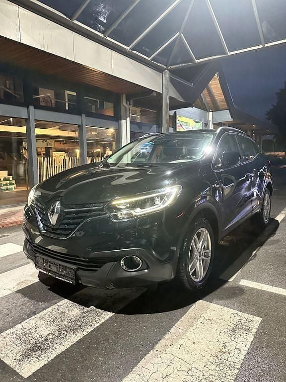Schwarz Gebraucht 2019 Renault Kadjar LIMITED SUV | 9.900 € (Superpreis) - Bild 1/4