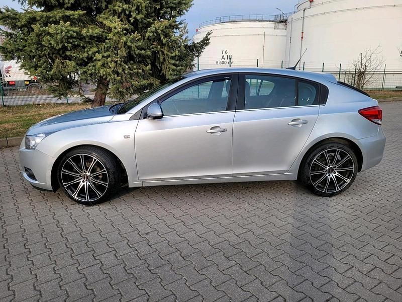 Gebraucht Chevrolet Cruze 163 PS (119 kW) 2013 Silber Limousine