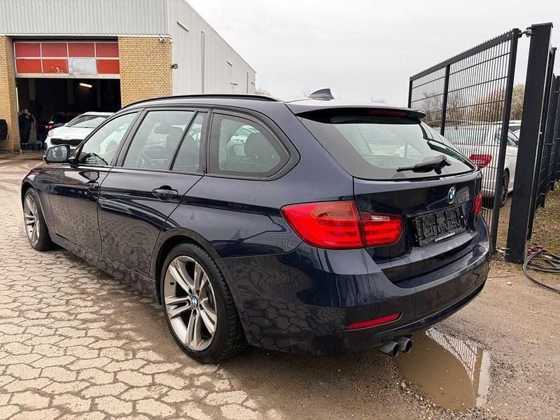 Gebraucht BMW 330 M Sport 258 PS (189 kW) 2013 Blau Kombi