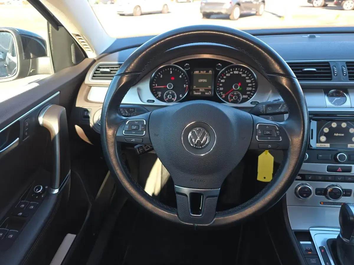 Gebraucht VW Passat Highline 177 PS (130 kW) 2014 Schwarz Kombi
