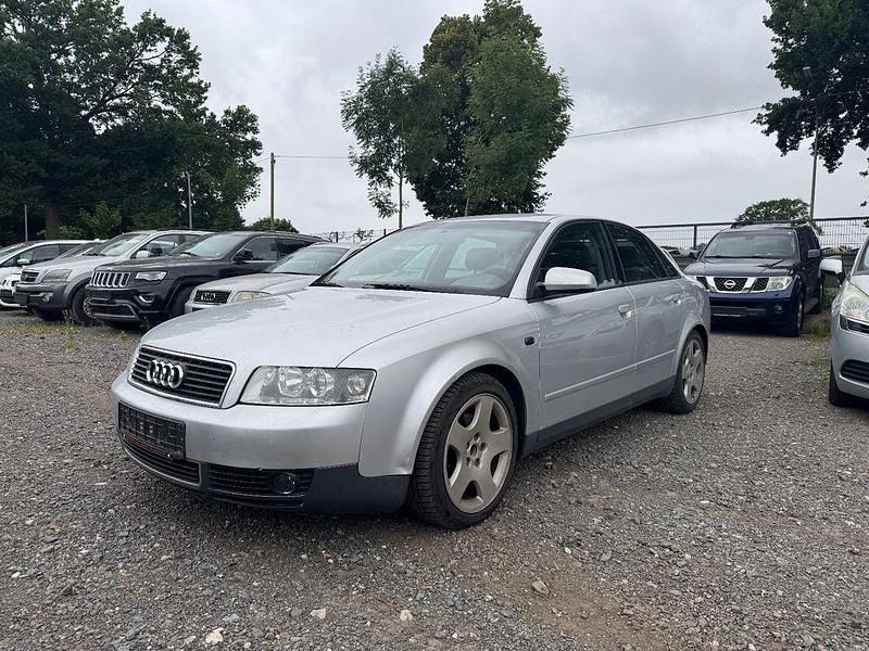 Silber Gebraucht 2001 Audi A4 Limousine | 990 € (Fairer Preis) - Bild 1/4