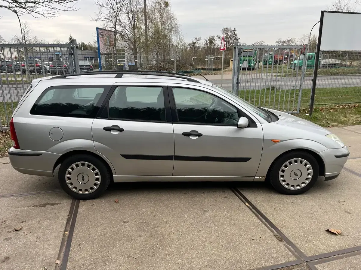 Gebraucht Ford Focus 116 PS (85 kW) 2004 Silber Kombi