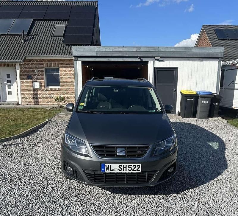 Beige Gebraucht 2017 Seat Alhambra FR-Line Van / Kleinbus | 16.900 € (Guter Preis) - Bild 1/4