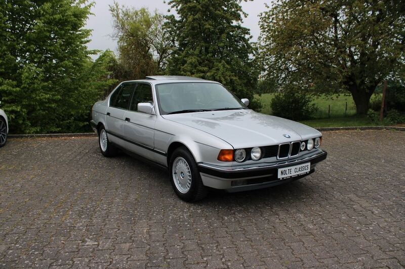 Silber Gebraucht 1991 BMW 730 Limousine | 13.390 € - Bild 1/4