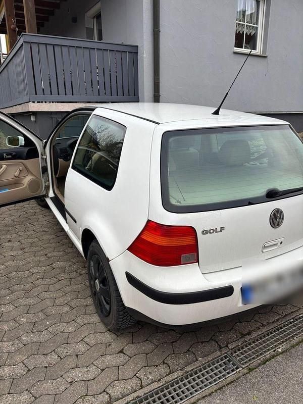 Gebraucht VW Golf IV 75 PS (55 kW) 2001 Weiß Limousine