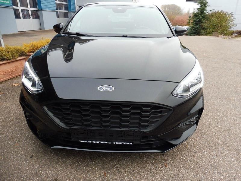 Gebraucht Ford Focus ST-Line 125 PS (91 kW) 2021 Schwarz Limousine