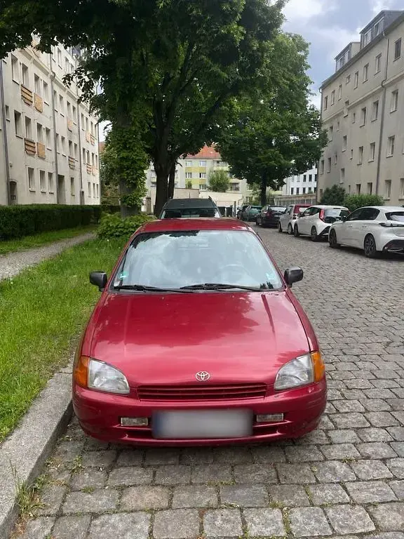 Gebraucht Toyota Starlet 75 PS (55 kW) 1997 Rot Kleinwagen