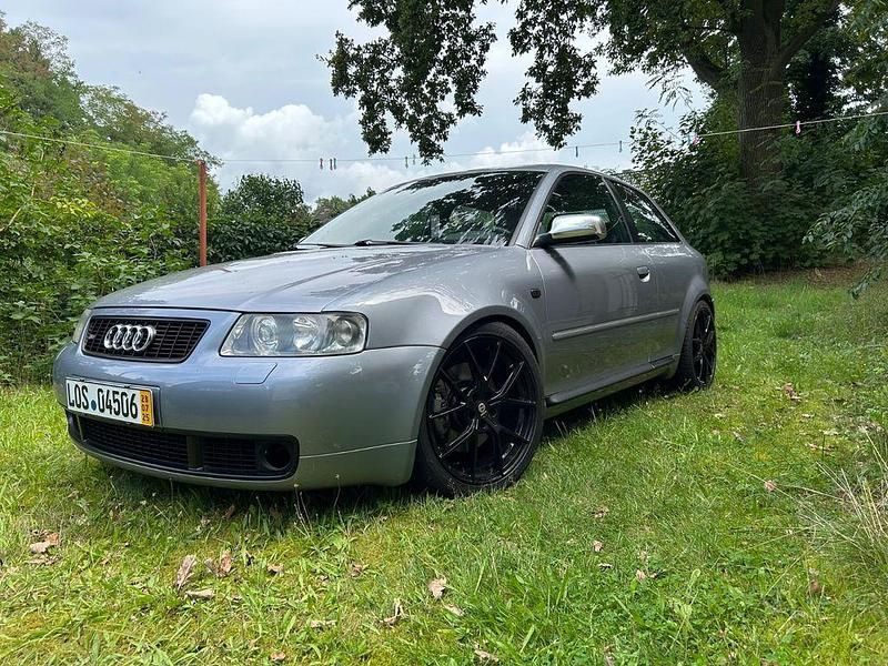 Silber Gebraucht 2003 Audi S3 Sport Limousine | 8.999 € (Fairer Preis) - Bild 1/4