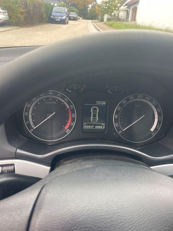 Schwarz Gebraucht 2009 Skoda Octavia RS Kombi | 4.600 € (Etwas zu teuer) - Bild 1/4