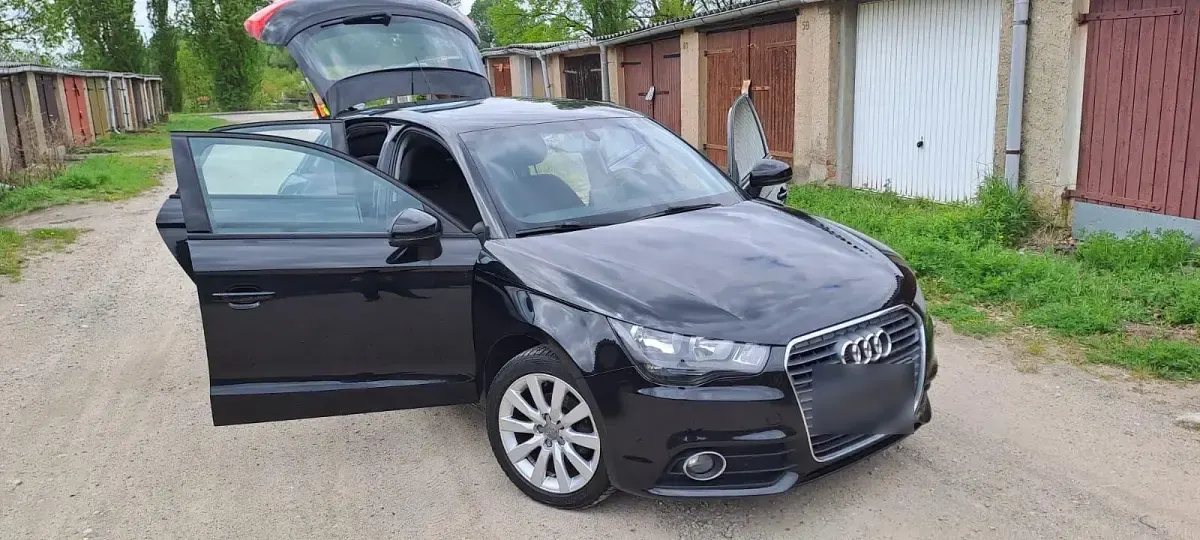 Gebraucht Audi A1 Sportback Attraction 90 PS (66 kW) 2014 Schwarz Kleinwagen