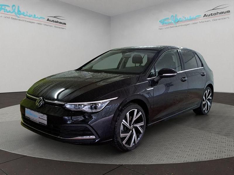 Gebraucht VW Golf VIII Style 150 PS (110 kW) 2023 Deep black perleffekt (schwarz), perleffekt Limousine
