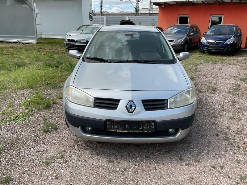 Grau Gebraucht 2006 Renault Mégane II Avantage Limousine | 500 € (Superpreis) - Bild 1/4