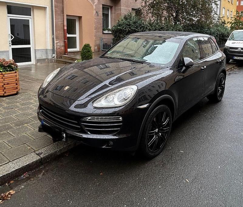 Schwarz Gebraucht 2011 Porsche Cayenne SUV | 16.500 € (Teuer) - Bild 1/4