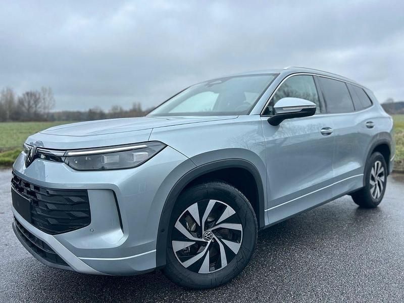 Neu VW Tayron 150 PS (110 kW) 2026 Silber SUV