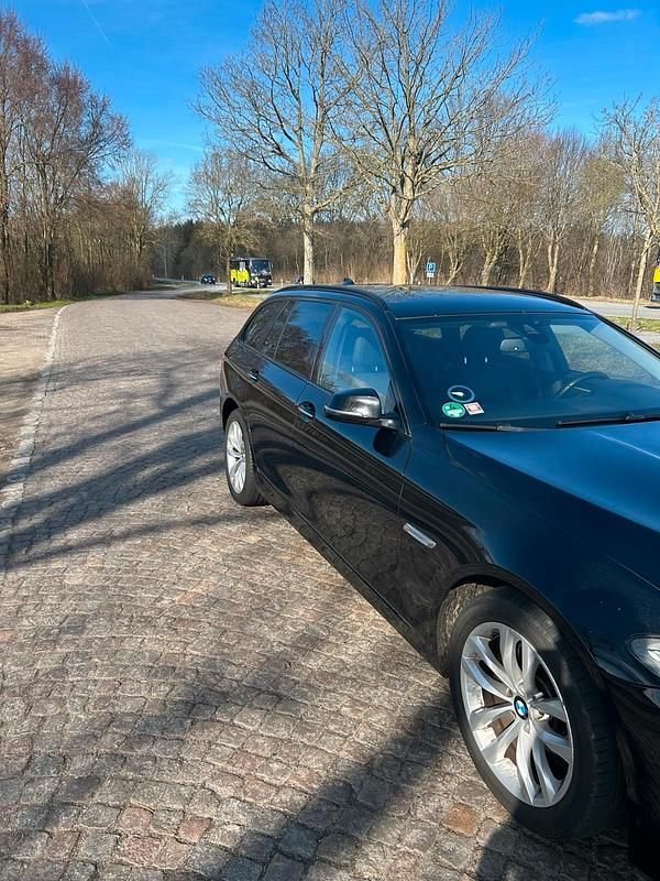 Gebraucht BMW 520 190 PS (139 kW) 2016 Schwarz Kombi