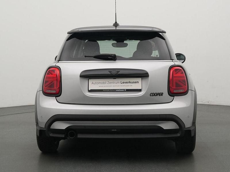 Gebraucht Mini Cooper Essential 136 PS (100 kW) 2023 Melting silver Kleinwagen