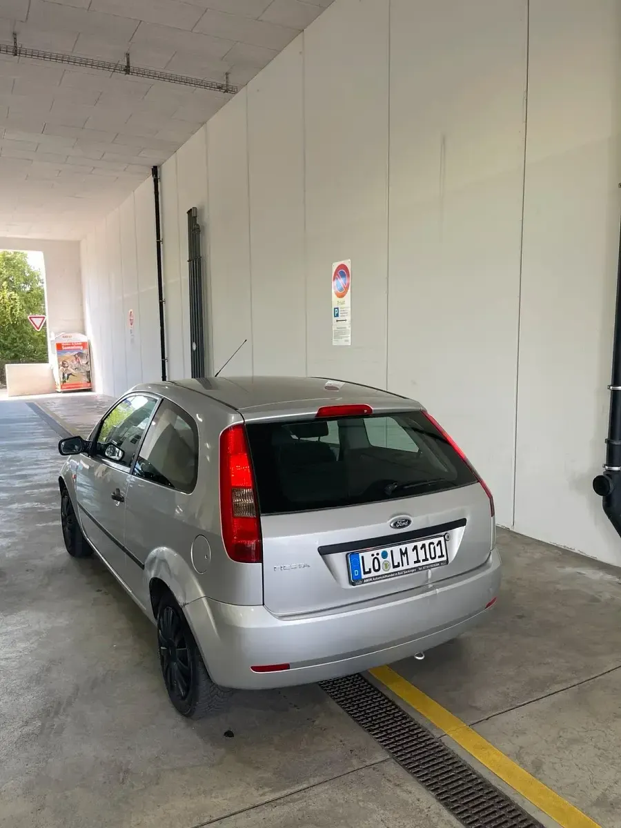 Gebraucht Ford Fiesta 80 PS (58 kW) 2005 Silber Kleinwagen