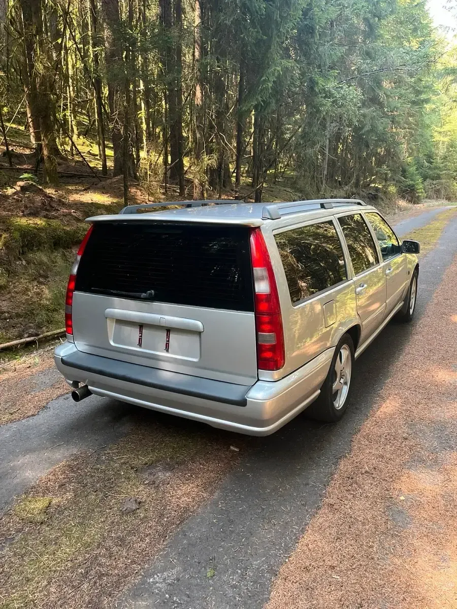 Gebraucht Volvo V70 140 PS (102 kW) 1999 Silber Kombi