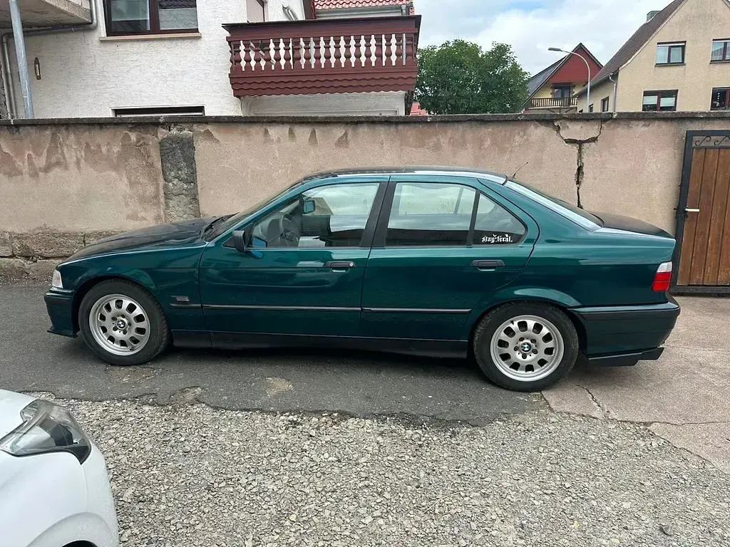 Gebraucht BMW 316 M Sport 102 PS (75 kW) 1995 Grün Limousine
