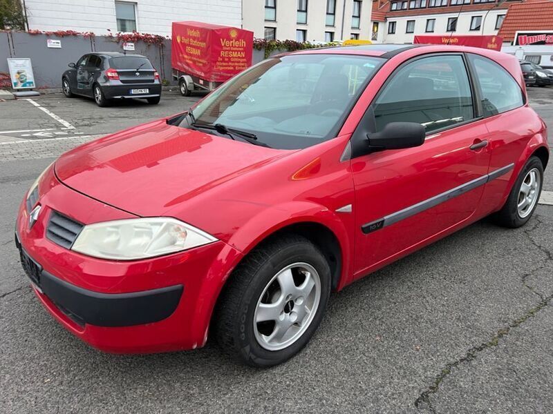 Rot Gebraucht 2004 Renault Mégane II Authentique Limousine | 1.400 € - Bild 1/4