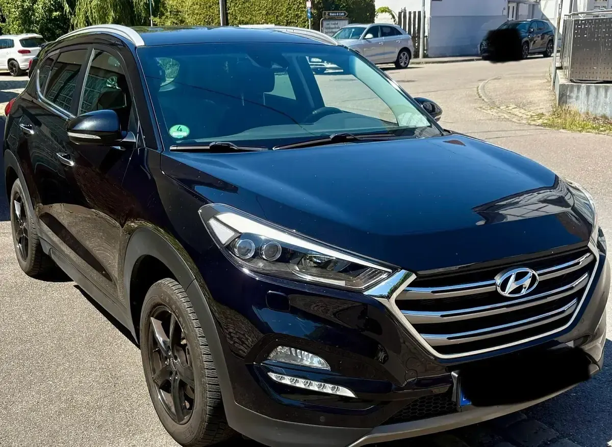 Gebraucht Hyundai Tucson 177 PS (130 kW) 2016 Schwarz SUV