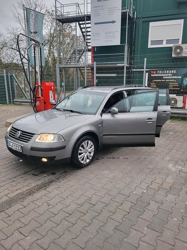 Gebraucht VW Passat 131 PS (96 kW) 2002 Grau Kombi