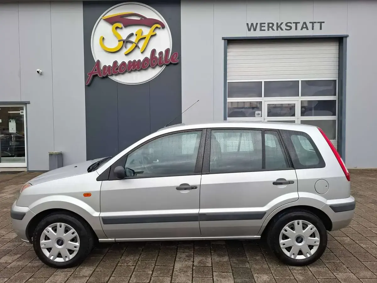 Gebraucht Ford Fusion Style 80 PS (58 kW) 2008 Polarsilber metallic Kleinwagen