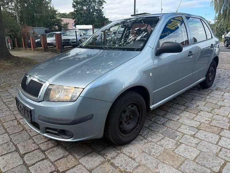 Grau Gebraucht 2005 Skoda Fabia Classic Limousine | 1.499 € (Guter Preis) - Bild 1/4