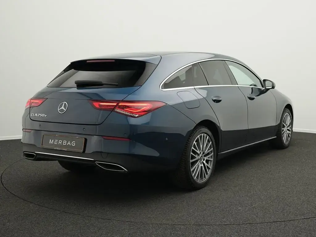 Gebraucht Mercedes CLA250e 160 PS (117 kW) 2023 Blau Coupé