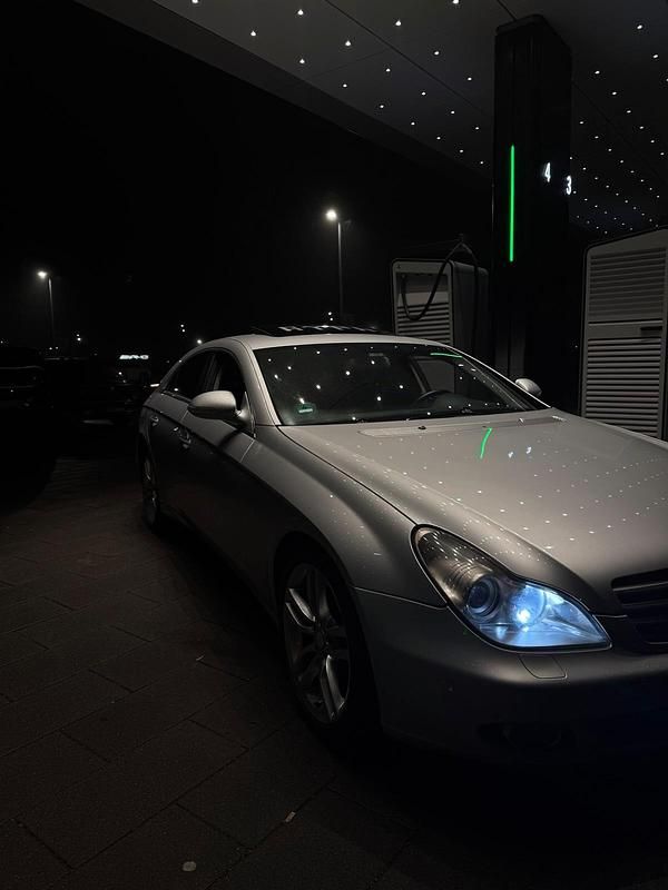Silber Gebraucht 2008 Mercedes CLS320 Limousine | 7.500 € (Fairer Preis) - Bild 1/4