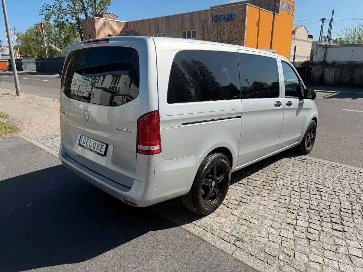 Gebraucht Mercedes Vito 163 PS (119 kW) 2017 Silber Van