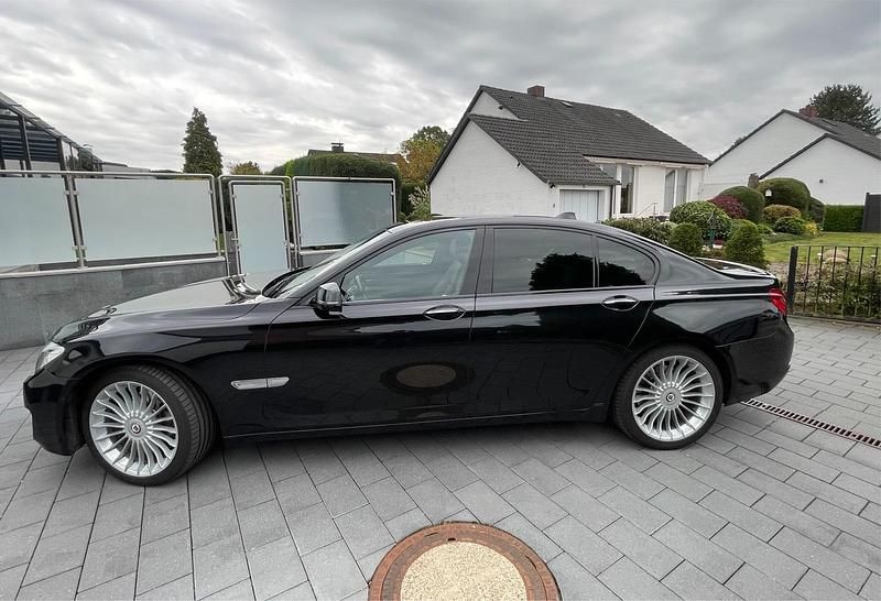 Gebraucht BMW 730 258 PS (189 kW) 2014 Limousine