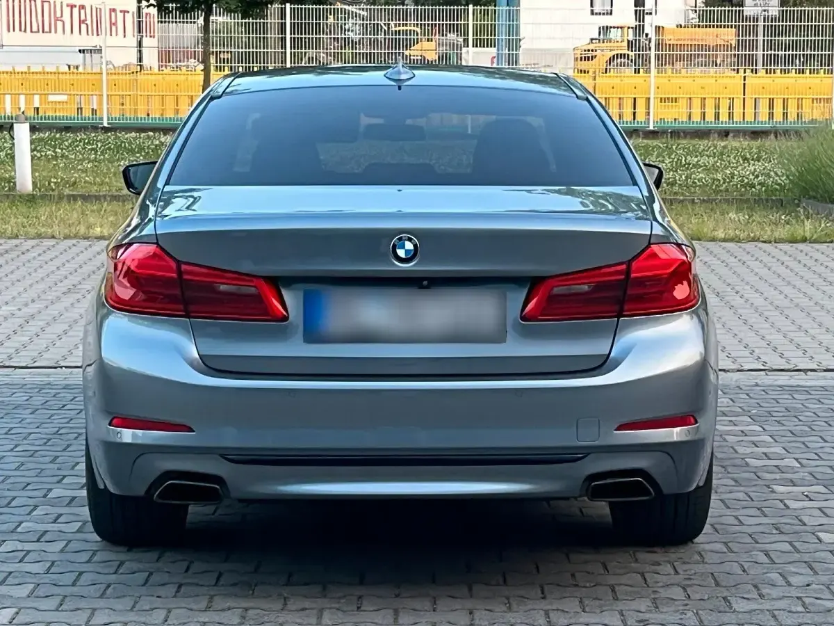 Gebraucht BMW 540 Sport Line 340 PS (250 kW) 2017 Grau Limousine