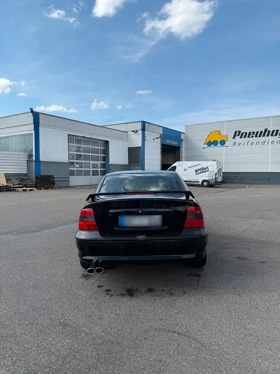 Gebraucht Opel Vectra 195 PS (143 kW) 1998 Schwarz Limousine
