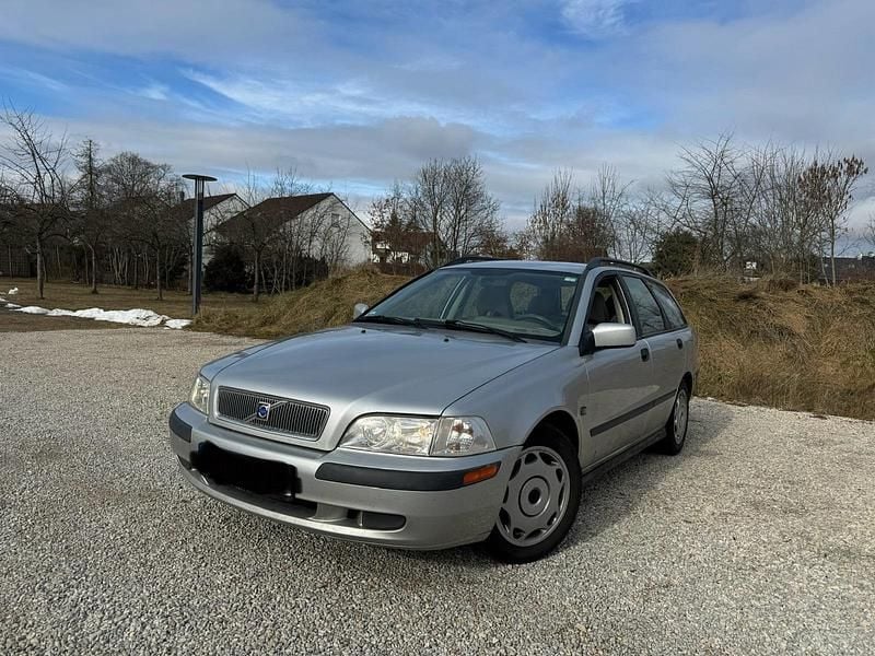 Gebraucht Volvo V40 101 PS (74 kW) 2003 Silber Kombi