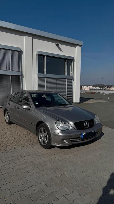 Gebraucht Mercedes C180 143 PS (105 kW) 2005 Silber Limousine