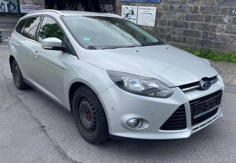 Grau Gebraucht 2011 Ford Focus Trend Kombi | 2.800 € (Superpreis) - Bild 1/4