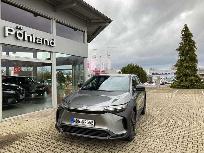 Palladiumsilber Gebraucht 2023 Toyota bZ4X Comfort SUV | 36.990 € (Etwas zu teuer) - Bild 1/4
