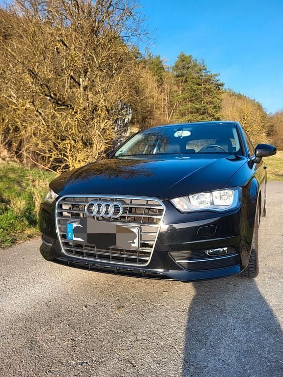 Gebraucht Audi A3 Attraction 122 PS (89 kW) 2014 Schwarz Limousine