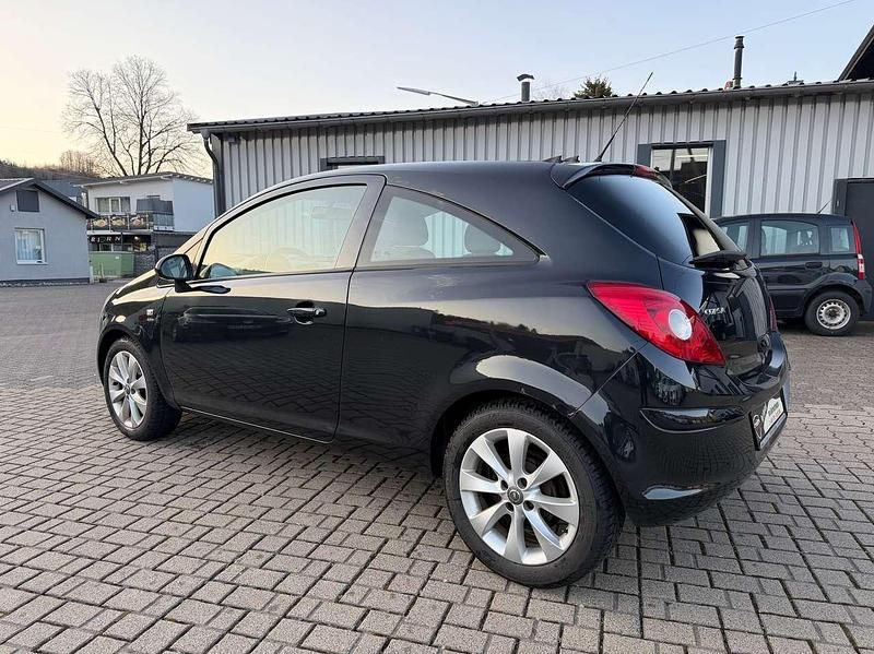 Gebraucht Opel Corsa 87 PS (63 kW) 2013 Schwarz Kleinwagen